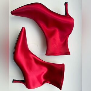 SENSO Red Heeled Boots with Sleek Satin Finish